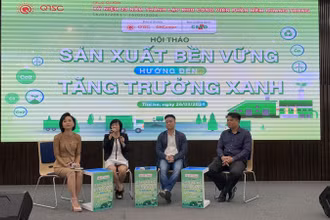 Các đại biểu tham gia tọa đàm.