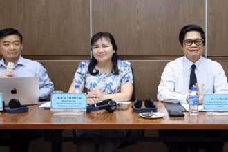 Các đại biểu chủ trì Diễn đàn Hỗ trợ Pháp lý đầu tư năm 2024.