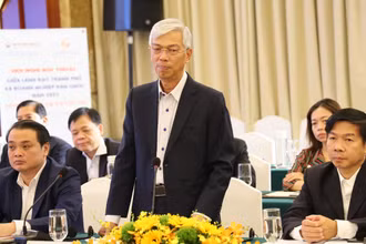Phó Chủ tịch Ủy ban nhân dân Thành phố Hồ Chí Minh Võ Văn Hoan phát biểu tại hội thảo.