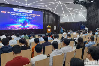 Quang cảnh lễ khai mạc chương trình diễn tập.