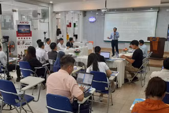 Quang cảnh sự kiện kết nối ý tưởng với chủ đề “Công nghệ chuyển đổi số quản lý và vận hành trường học, doanh nghiệp lĩnh vực giáo dục".