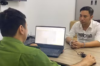 Đối tượng Lê Đức Kông làm việc với cơ quan chức năng.