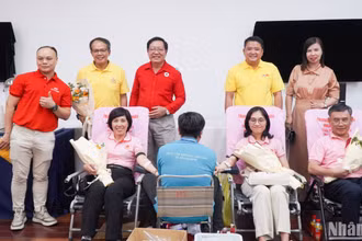 Nhiều công dân người Thái Lan và Việt Nam cùng tham gia hiến máu nhân đạo