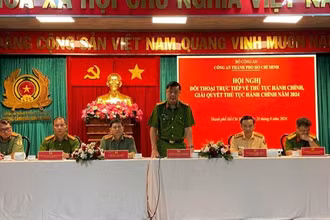 Lãnh đạo Công an Thành phố Hồ Chí Minh phát biểu tại hội nghị.