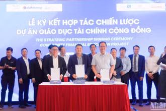 Các đơn vị ký kết các nội dung hợp tác của dự án Mạng xã hội học tập và giáo dục tài chính.