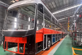 Dây chuyền lắp ráp xe buýt của Kim Long Motors.