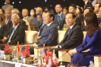 Lãnh đạo Thành phố Hồ Chí Minh và nhiều quốc gia tham dự Hội nghị Đối thoại hữu nghị năm 2024. (Ảnh: THẾ ANH)
