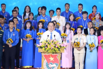 Đồng chí Nguyễn Trọng Nghĩa, Ủy viên Bộ Chính trị, Bí thư Trung ương Đảng, Trưởng Ban Tuyên giáo và Dân vận Trung ương phát biểu tại đại hội.