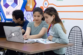 Sinh viên Philippines học tập tại Trường đại học Bách khoa, Đại học Quốc gia Thành phố Hồ Chí Minh (Ảnh: BK-OISP)