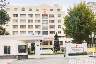 Đường dây nóng Bộ Giáo dục và Đào tạo tiếp nhận thông tin về hành vi nhũng nhiễu