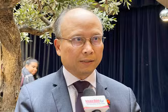 Đại sứ đặc mệnh toàn quyền Việt Nam tại Cộng hòa Pháp Đinh Toàn Thắng. Ảnh: Khải Hoàn.