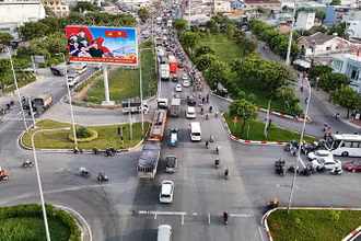 Chiều 30/8, trong ngày làm việc cuối cùng trước kỳ nghỉ lễ Quốc khánh, giao thông tại khu vực cửa ngõ phía tây Thành phố Hồ Chí Minh không xảy ra tình trạng kẹt xe nhiều .