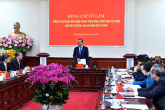 Tổng Bí thư Tô Lâm chủ trì buổi làm việc với Ban cán sự đảng Bộ Tư pháp. (Ảnh: ĐĂNG KHOA)