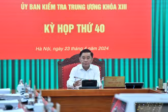 Đồng chí Trần Cẩm Tú, Ủy viên Bộ Chính trị, Bí thư Trung ương Đảng, Chủ nhiệm Ủy ban Kiểm tra Trung ương chủ trì Kỳ họp thứ 40 của Ủy ban Kiểm tra Trung ương Đảng. Ảnh: ĐĂNG KHOA