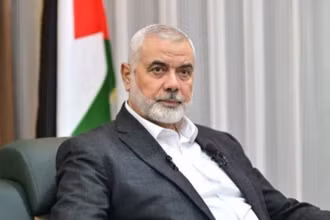 Lãnh đạo Phong trào Hồi giáo Hamas, ông Ismail Haniyeh, trả lời phỏng vấn báo chí ở Istanbul (Thổ Nhĩ Kỳ) ngày 20/4/2024. (Ảnh: Getty Images/TTXVN)