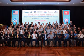 Các đại biểu chụp ảnh tại Hội thảo.
