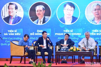Vì sao giá vé máy bay tăng, các hãng hàng không vẫn kêu khó 