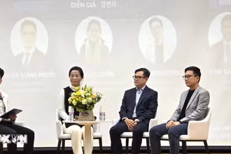 Các diễn giả tại buổi tọa đàm. (Ảnh: TXVN) 
