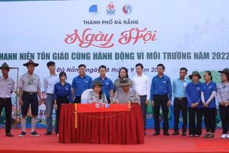 Ký kết phong trào thanh niên tôn giáo hành động vì môi trường.