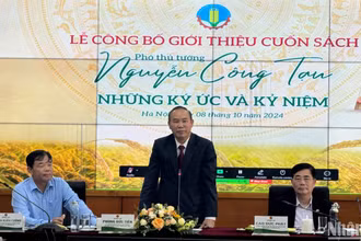 Bộ Nông nghiệp và Phát triển nông thôn tổ chức buổi công bố, giới thiệu cuốn sách “Phó Thủ tướng Nguyễn Công Tạn, những ký ức và kỷ niệm”.