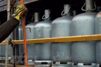 Các bình gas tại một cơ sở ở Savenay, Pháp. (Ảnh: AFP/TTXVN)