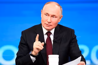 Tổng thống Nga Vladimir Putin trả lời câu hỏi trong cuộc họp báo. (Ảnh: KREMLIN:RU)