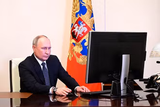 Tổng thống Nga đương nhiệm Putin bỏ phiếu trực tuyến trong cuộc bầu cử Tổng thống Nga năm 2024. (Ảnh: Kremlin.ru)
