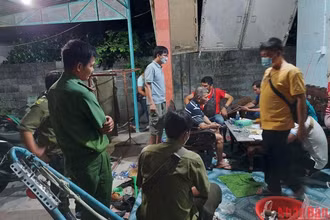 Cơ quan điều tra tiến hành khám xét khẩn cấp nhà của Trương Minh Thế và thu giữ nhiều tang vật.