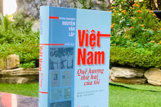 Cuốn sách “Việt Nam - Quê hương thứ hai của tôi” của Anh hùng Lực lượng vũ trang nhân dân Việt Nam Kostas Sarantidis - Nguyễn Văn Lập.