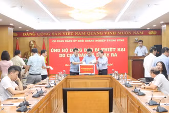 Quang cảnh buổi ủng hộ.