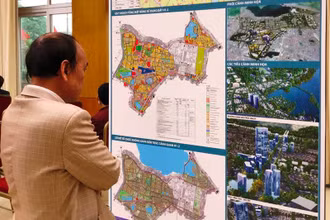 Công khai thông tin quy hoạch cho người dân. (Ảnh: Ngọc Anh)
