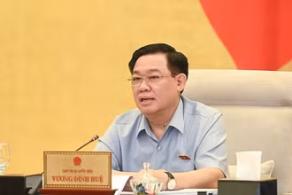 Chủ tịch Quốc hội Vương Đình Huệ cho ý kiến đối với dự án Luật Tài nguyên nước (sửa đổi). (Ảnh: DUY LINH)