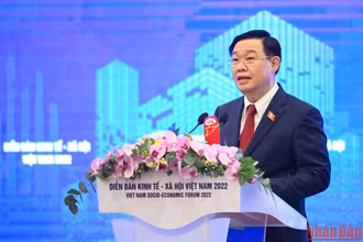 Chủ tịch Quốc hội Vương Đình Huệ phát biểu khai mạc Diễn đàn. 