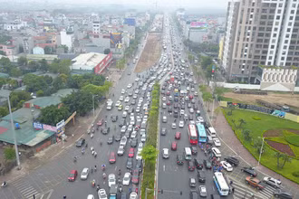 Khu vực Đàm Quang Trung-Cổ Linh thường xuyên ùn tắc. (Ảnh: Minh Đức)