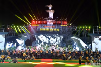 Chương trình nghệ thuật “Truông Bồn - Dấu chân anh hùng”.