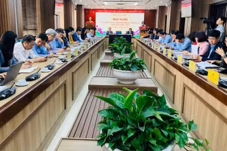 Quang cảnh hội nghị Ban chấp hành Quận ủy Tây Hồ.