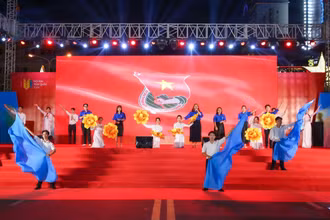 Chương trình với nhiều tiết mục biểu diễn được dàn dựng công phu thể hiện ý chí mạnh mẽ của thanh niên thực hiện khát vọng đóng góp xây dựng đất nước hùng cường, thịnh vượng.