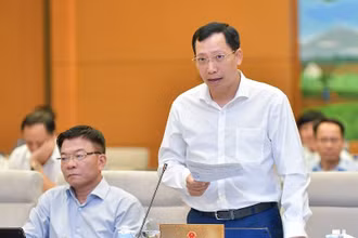 Thứ trưởng Công an Lê Văn Tuyến phát biểu ý kiến tại phiên họp Ủy ban Thường vụ Quốc hội sáng 13/9. (Ảnh: DUY LINH)
