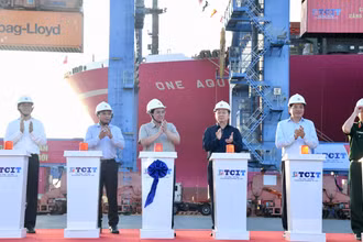 Thủ tướng Phạm Minh Chính phát lệnh làm hàng đầu xuân tại Cảng Quốc tế Tân Cảng - Cái Mép.