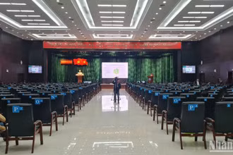 Hội nghị quán triệt các văn bản mới của Trung ương tại điểm cầu chính.