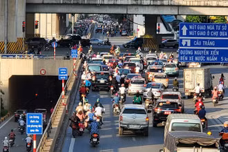Đường Nguyễn Trãi được dự báo sẽ gia tăng ùn tắc khi phải thực hiện quây tôn một phần để thực hiện dự án xử lý nước thải Yên Xá.