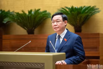 Chủ tịch Quốc hội Vương Đình Huệ phát biểu bế mạc kỳ họp. (Ảnh: DUY LINH)