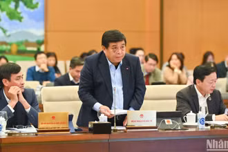 Đề xuất điều chỉnh mục tiêu tăng trưởng GDP năm 2025 đạt 8% trở lên