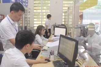 Các sở, ngành của Sơn La đã triển khai việc giải quyết hồ sơ trực tuyến tại bộ phận tiếp nhận và trả kết quả.