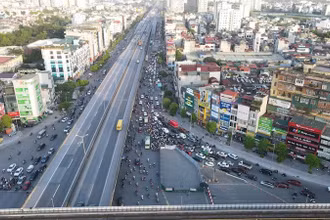 Nút giao Khuất Duy Tiến-Nguyễn Trãi-Nguyễn Xiển thường xuyên ùn tắc.