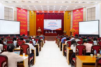 Các nhà khoa học Việt Nam và Liên bang Nga trong phiên khai mạc Hội thảo.
