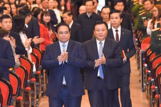 Thủ tướng Chính phủ Phạm Minh Chính và đồng chí Nguyễn Xuân Thắng tới dự và đồng chủ trì Hội nghị toàn quốc về giáo dục quyền con người. (Ảnh: TRẦN HẢI)