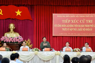 Thủ tướng Phạm Minh Chính tại hội nghị tiếp xúc cử tri thành phố Cần Thơ. (Ảnh: Thanh Giang)