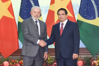 Thủ tướng Phạm Minh Chính và Tổng thống Brazil Luiz Inácio Lula da Silva. (Ảnh: TRẦN HẢI)
