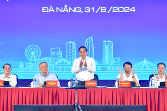 Thủ tướng Phạm Minh Chính chủ trì Hội nghị quán triệt, triển khai Nghị quyết 136/2024/QH15 của Quốc hội (Ảnh: Thanh Giang). 